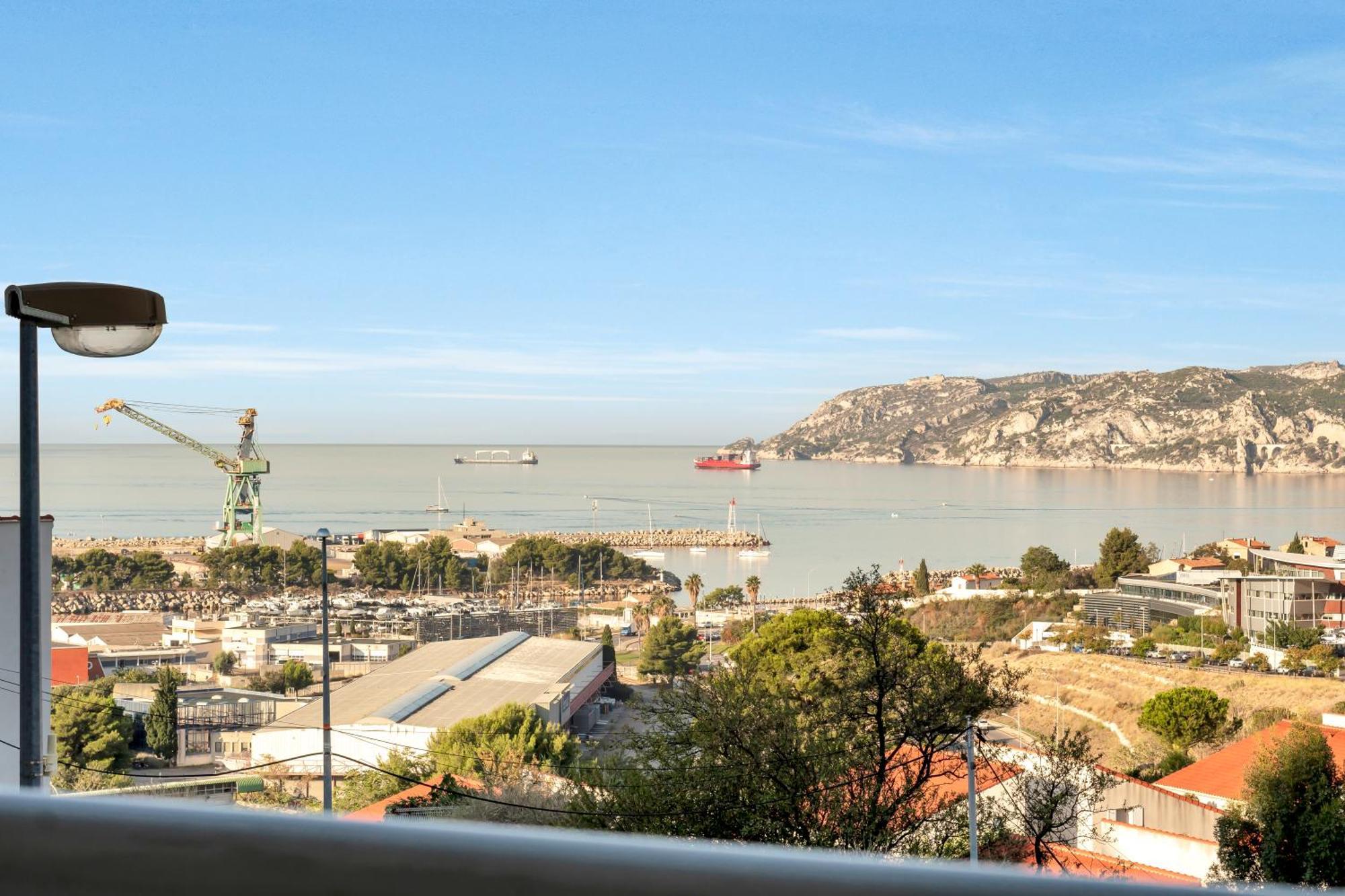 Room In Appartment With Seaview Marseilles Exterior foto